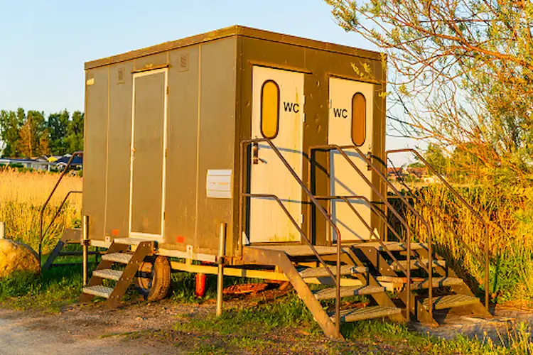5 Reasons Why You Need a Portable Restroom Trailer